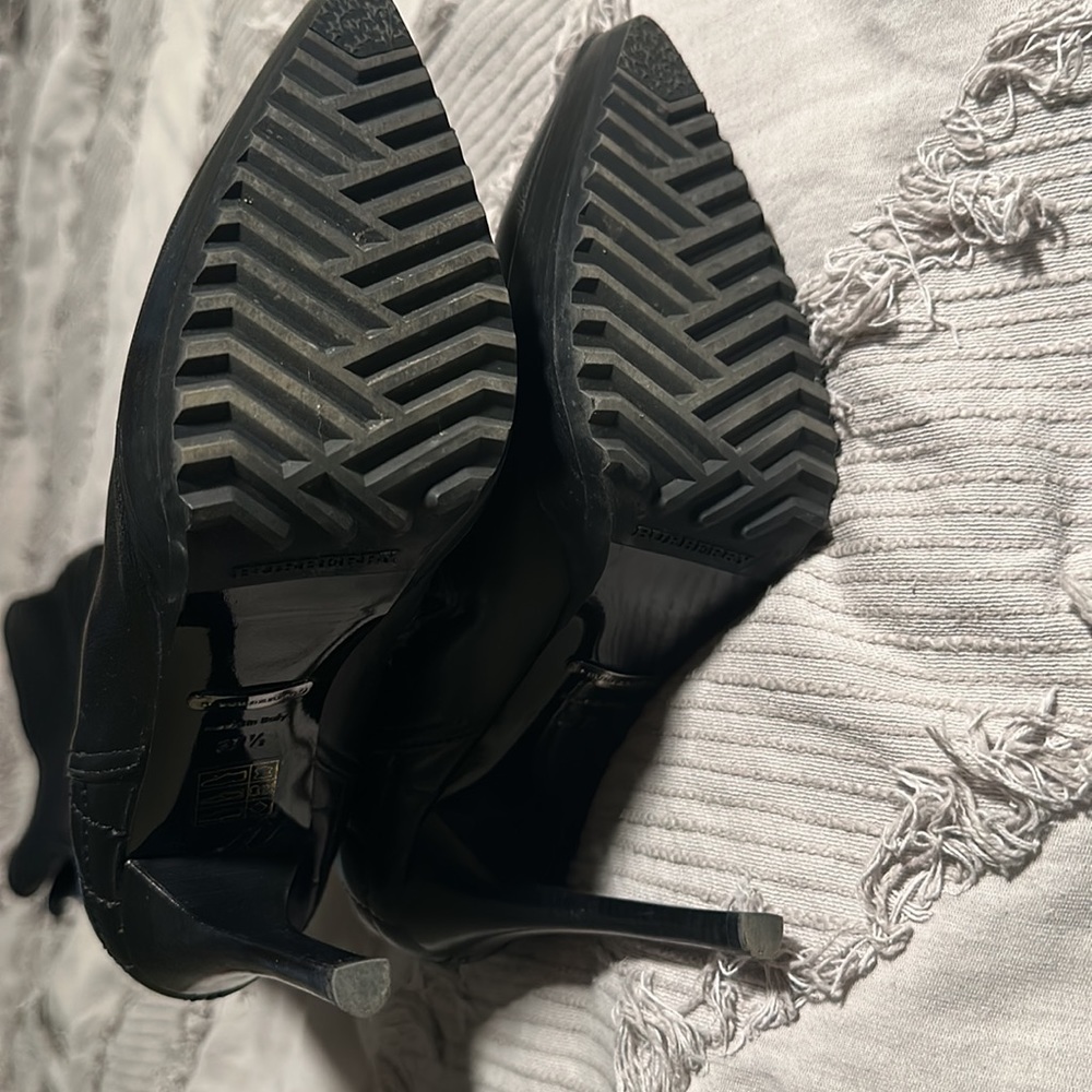 Burberry OTK black leather boots, 7 US, 37.5 EU. Worn 4 times, excellent cond. - Picture 4 of 14